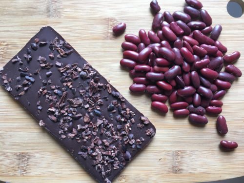 Ingrédients pour la mousse au chocolat à l'eau de haricots rouges